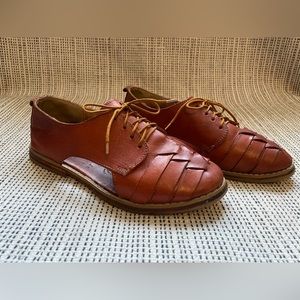 Woven Leather Lace up Shoe Open Sides size 7